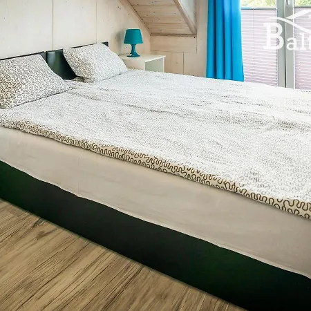 度假居 巴尔的克斯假日公园 *