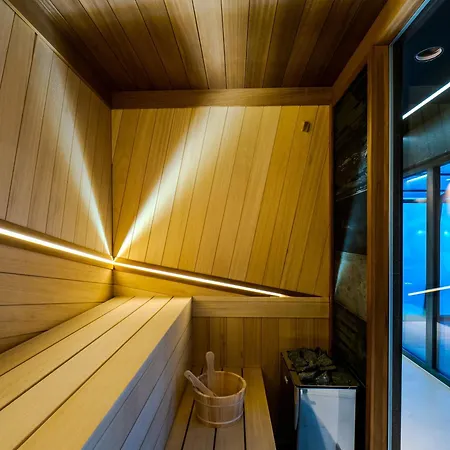 巴尔的克斯假日公园 *